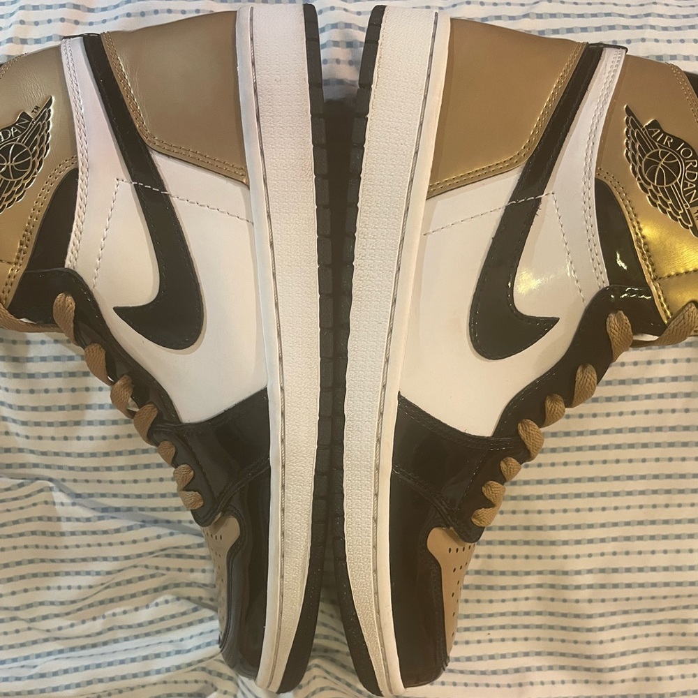 Jordan 1 Gold Toe 9.5